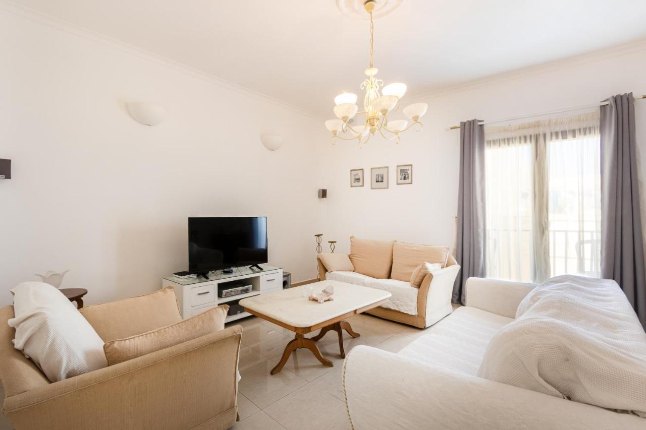 70/2- Spacious & Charming 3 Bedroom Apt In Sliema Luaran gambar