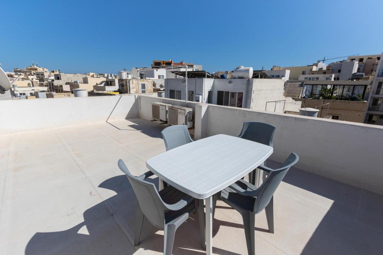 70/2- Spacious & Charming 3 Bedroom Apt In Sliema Luaran gambar