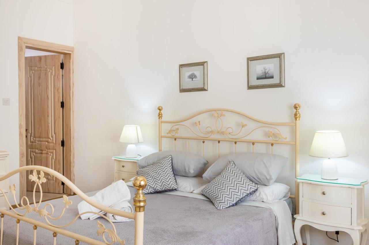 70/2- Spacious & Charming 3 Bedroom Apt In Sliema Luaran gambar