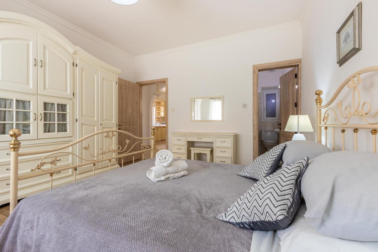 70/2- Spacious & Charming 3 Bedroom Apt In Sliema Luaran gambar