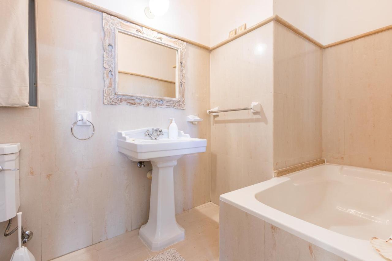70/2- Spacious & Charming 3 Bedroom Apt In Sliema Luaran gambar