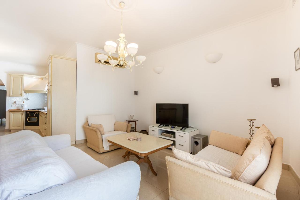 70/2- Spacious & Charming 3 Bedroom Apt In Sliema Luaran gambar
