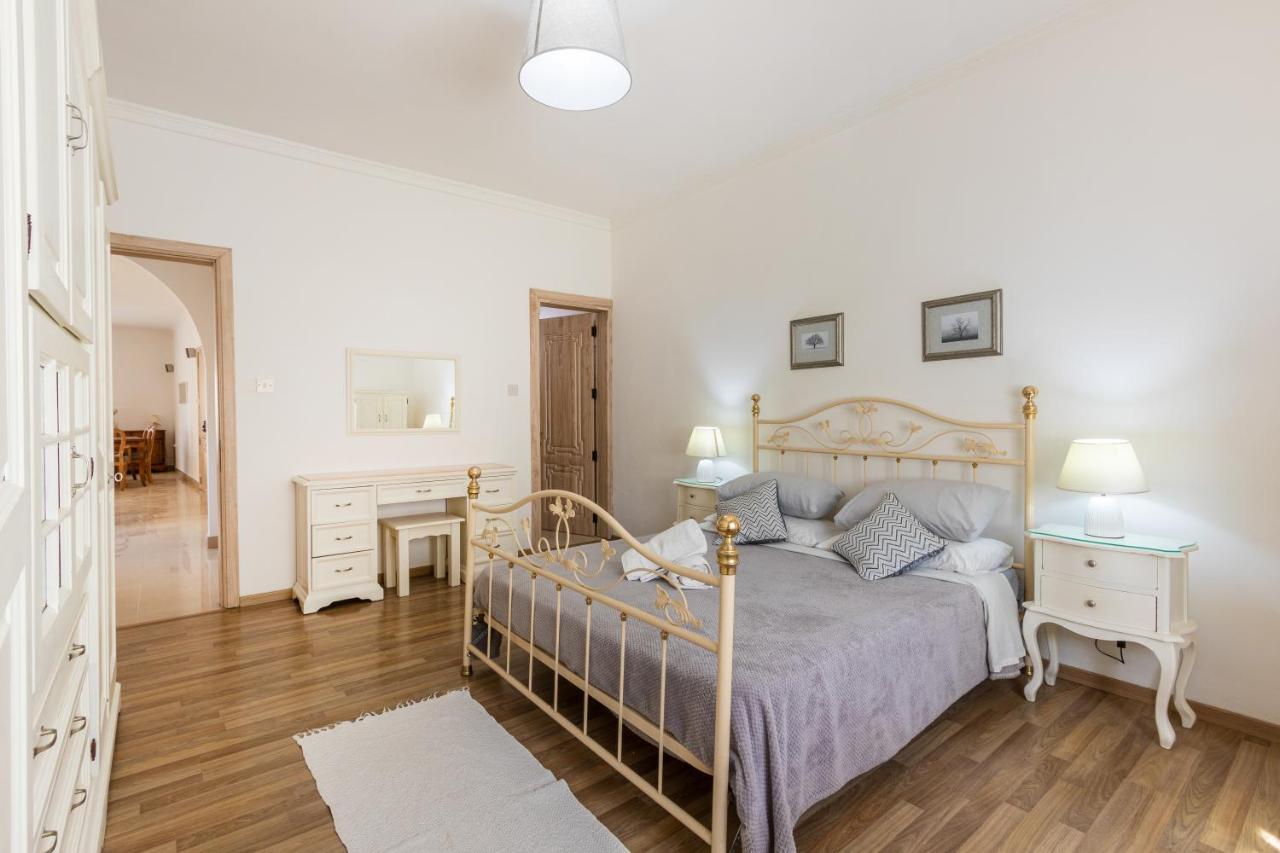 70/2- Spacious & Charming 3 Bedroom Apt In Sliema Luaran gambar