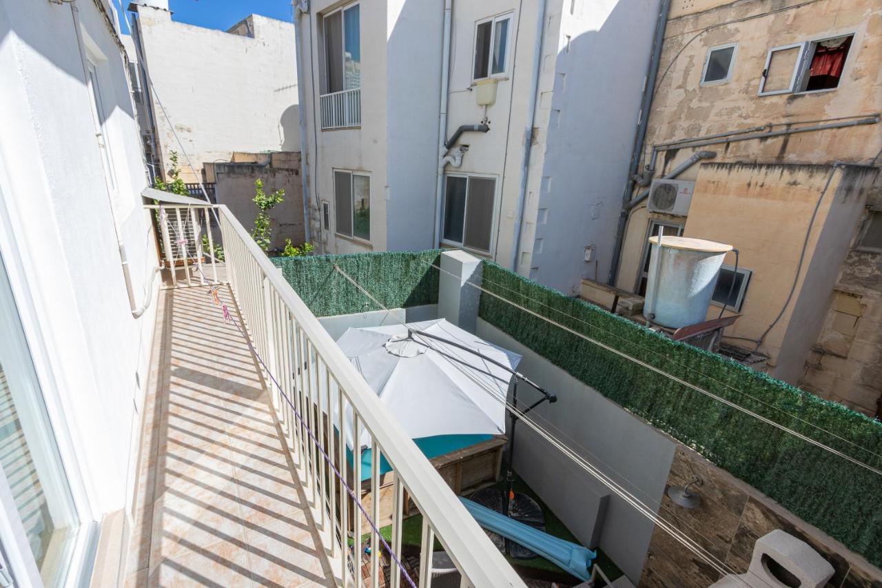 70/2- Spacious & Charming 3 Bedroom Apt In Sliema Luaran gambar